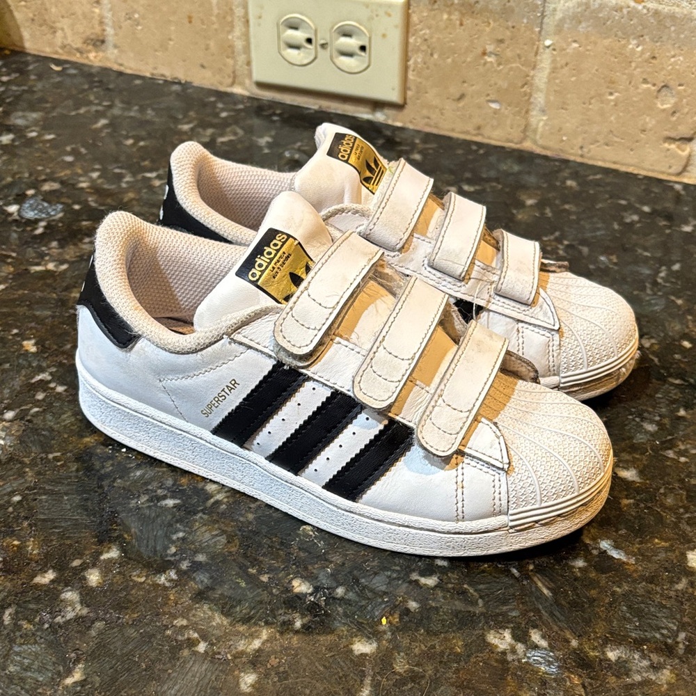 Adidas Leather Sneakers! Child 2.5
